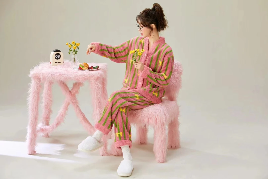 【撞色蝴蝶结】绒款软绵绵潮流宽松时尚秋冬睡衣家居服套装