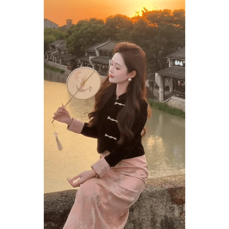 新中式国风两件套新款2025提花盘扣显瘦上衣女气质半身裙女装秋季