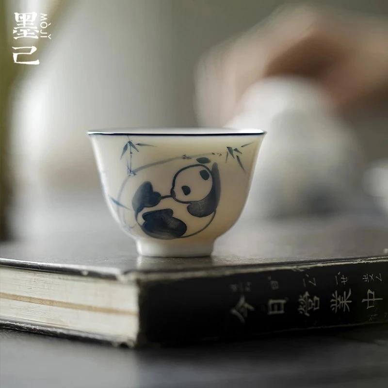 墨己仿宋高足主人杯功夫茶具陶瓷手绘熊猫戏竹茶杯家用高脚品茗杯