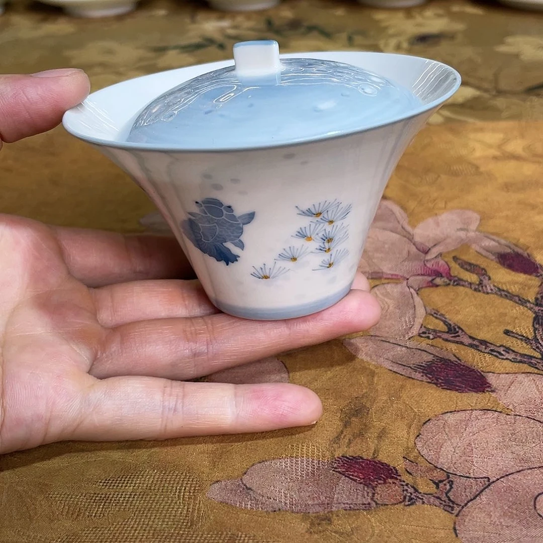 【闪购商品】瓷片手绘游鱼戏花盖碗薄胎