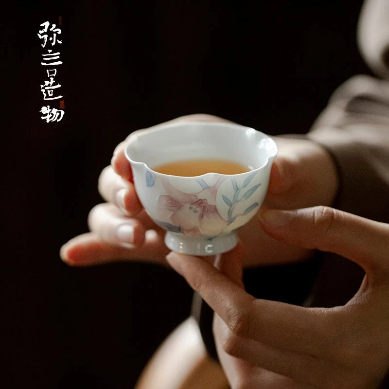 如伶羊脂玉瓷高档家用茶杯有田烧手绘百合主人杯功夫茶建水壶承