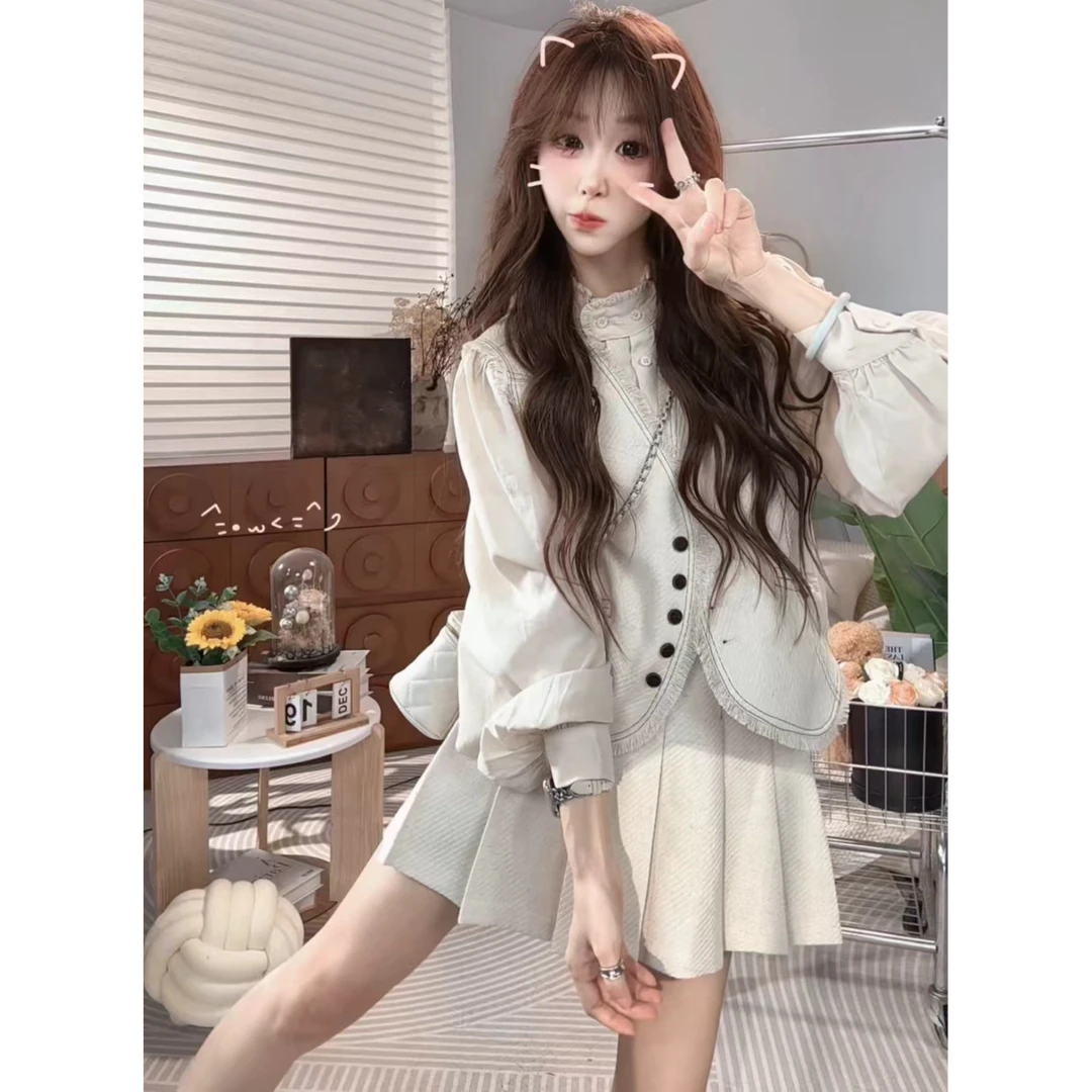 小香风毛边马甲+百褶裙+衬衫+腰带四件套