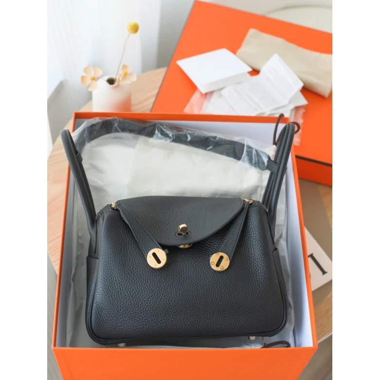 全新未使用  爱马仕Lindy26 B刻 TC皮 黑色 金扣