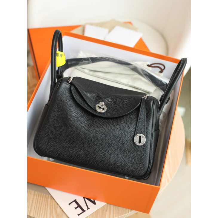 全新未使用 Hermes/爱马仕 Lindy26 w刻 TC皮 黑色 银扣 定金dd