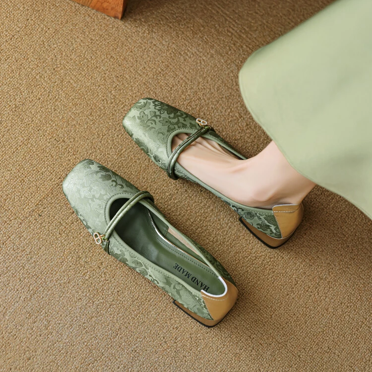 3cm 春季新款复古国风时尚方头气质舒适软底百搭粗跟浅口大码单鞋