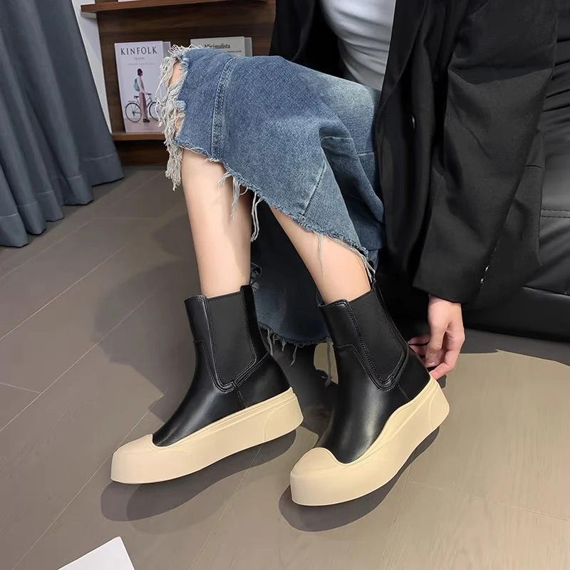 真皮时髦瘦瘦靴子2024秋冬新款英伦拼接圆头懒人厚底切尔西短靴女