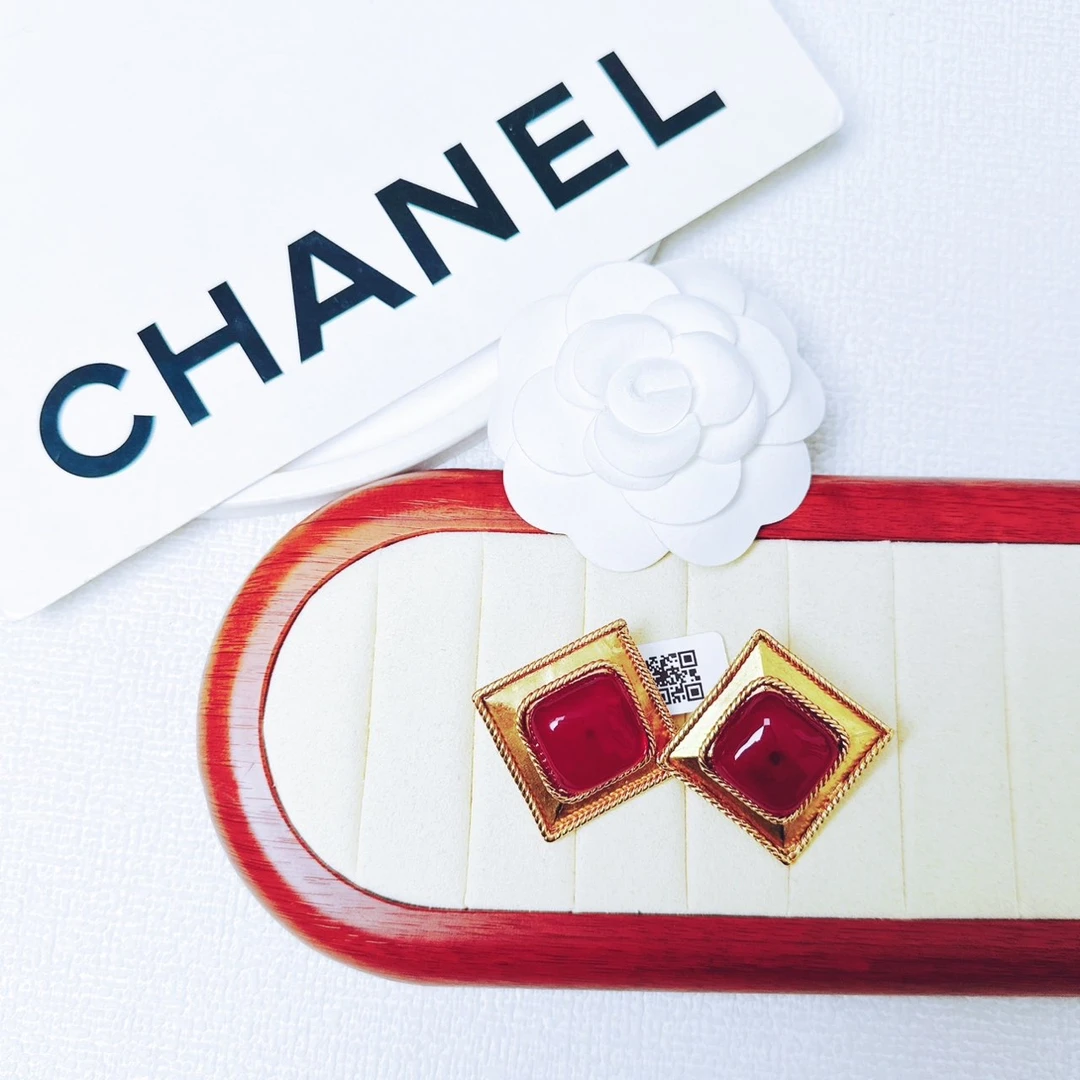 95新 Chanel/香奈儿 柚礼中古/香奈儿红琉璃耳夹CA410029