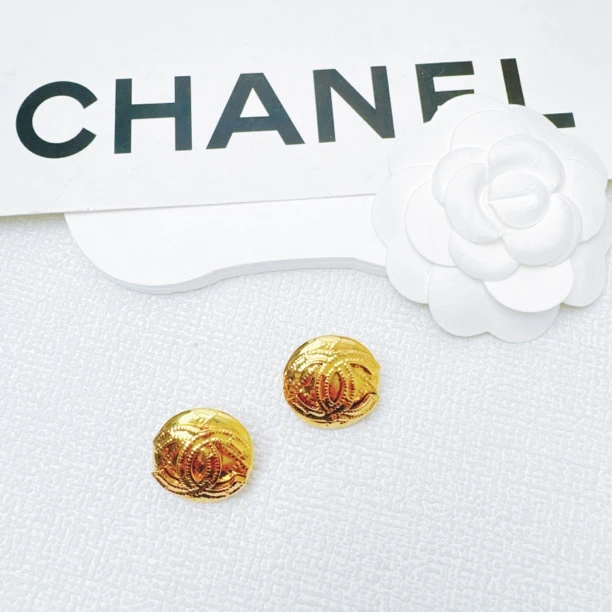 95新 Chanel/香奈儿 柚礼中古/香奈儿素金铆钉双C耳夹LZ411207