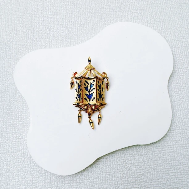 95新  柚礼中古/翠法丽珐琅宫殿胸针nxp