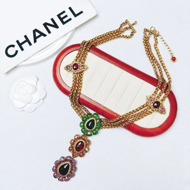 95新 Chanel/香奈儿 柚礼中古/香奈儿雕花多色琉璃三层项链