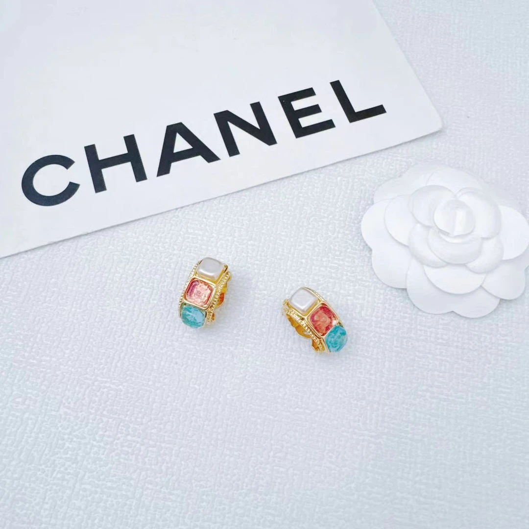 95新 Chanel/香奈儿 柚礼中古/香奈儿三色琉璃珍珠耳夹hz501022