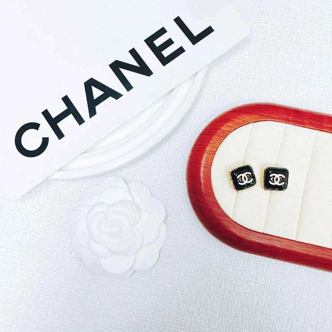 95新 Chanel/香奈儿 柚礼中古/香奈儿黑色方块耳钉ln410009
