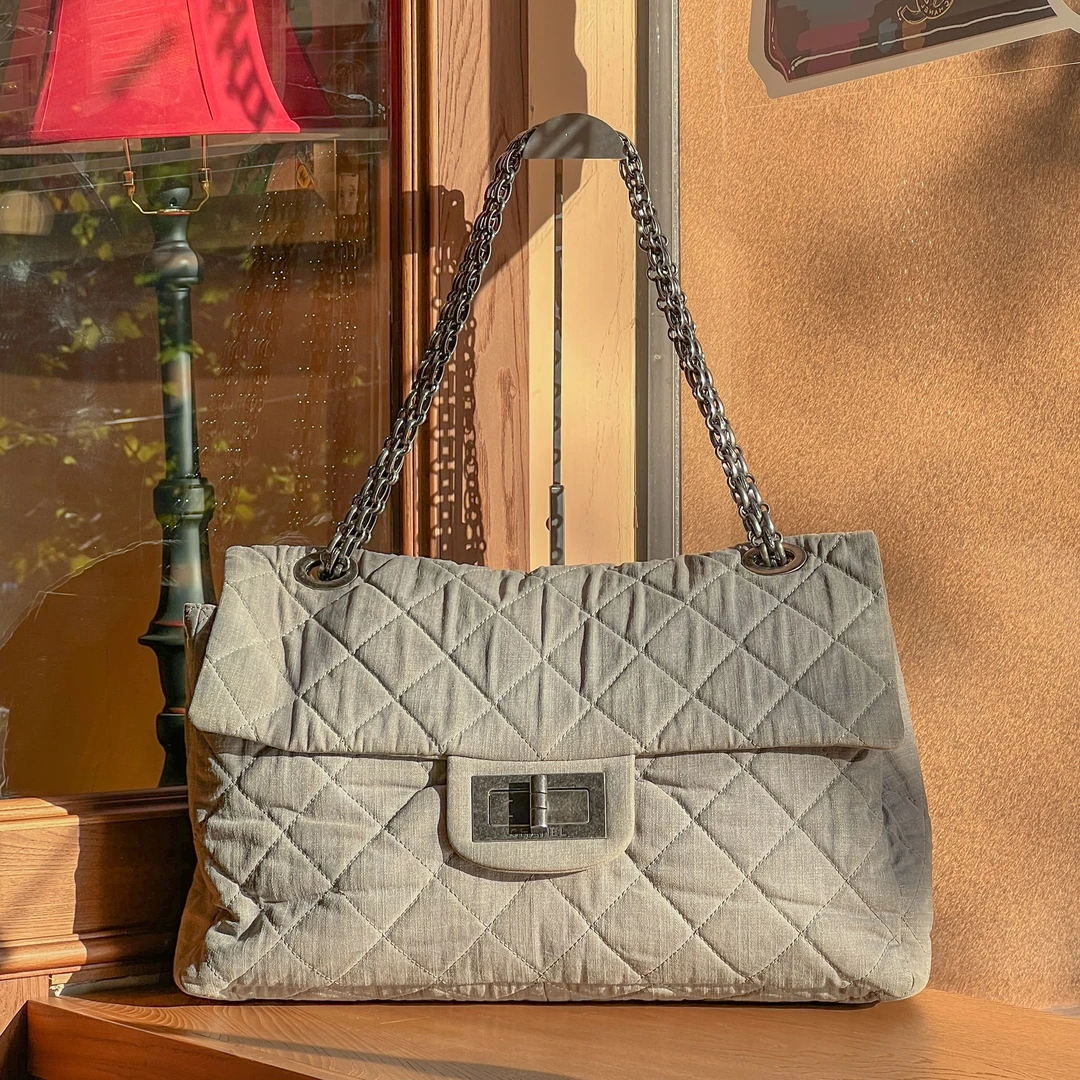 95新 Chanel/香奈儿 雾霾蓝牛仔2.55 XXL机场单肩包/H0006218