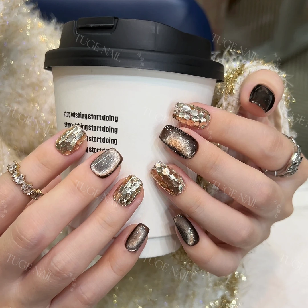 TugeNail“云为衫”亮片韩系跳色美甲轻奢高级显白短美甲TGHJ