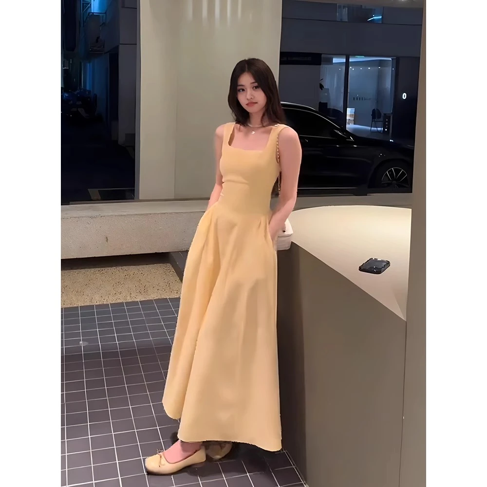 D076法式气质无袖吊带连衣裙女夏季新款温柔设计感收腰显瘦百褶裙