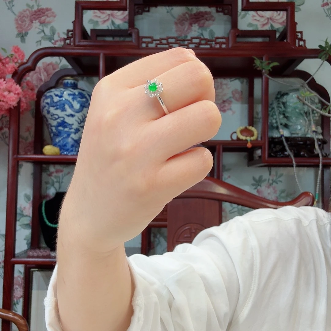 翡翠戒指18K金镶嵌戒指
