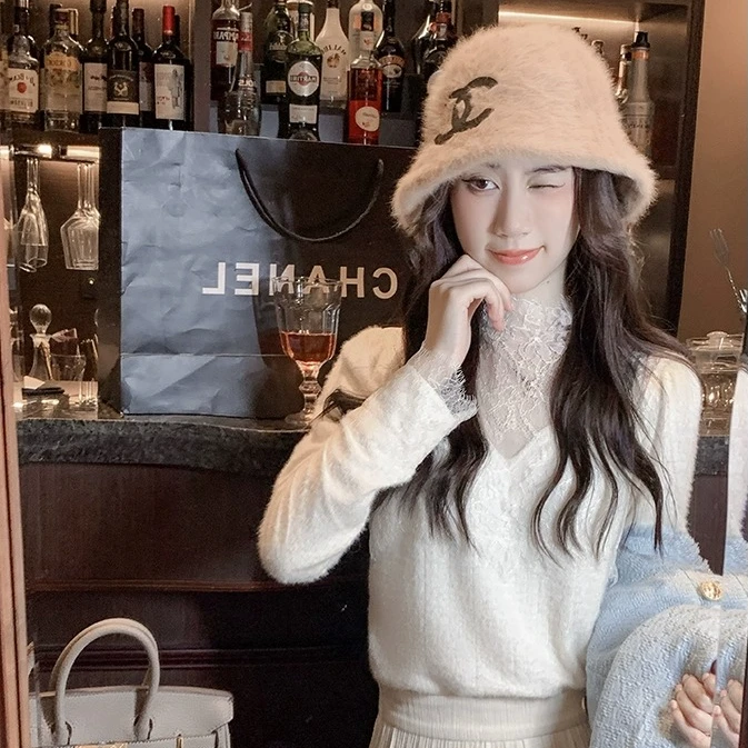 鱼兔子的兔子白色蕾丝打底衫女2024新款春季洋气蕾丝上衣针织小衫