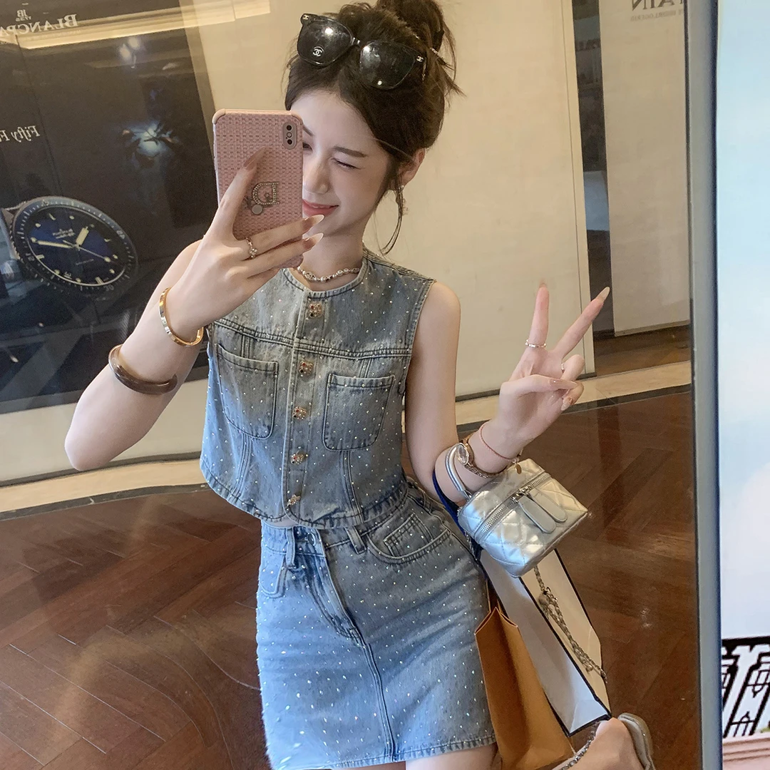 鱼兔子的兔子烫钻牛仔套装女2024夏季新款两件套炸街时尚套装裙