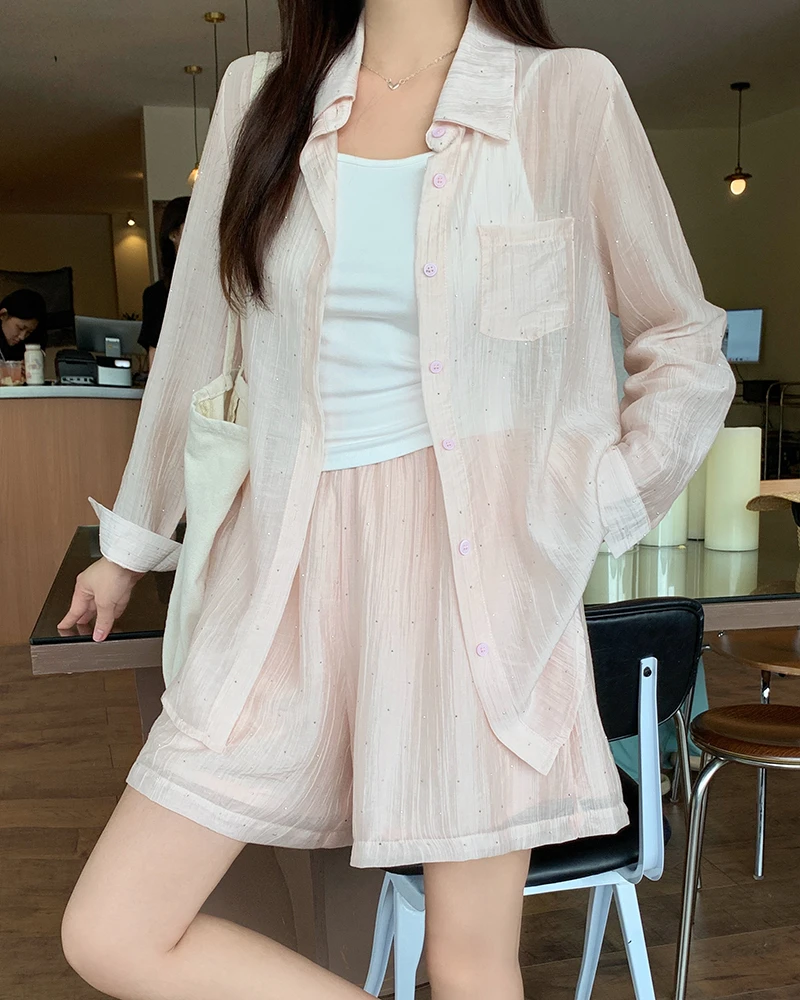 清63261大码女2025夏薄款背心外搭长袖衬衫宽松短裤时尚三件套装