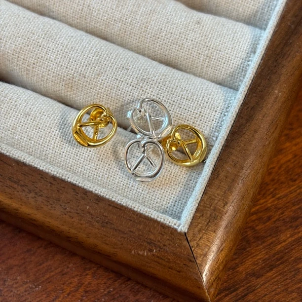 925银耳饰 碱水结/s925面包耳钉甜美卡通创意耳钉K8.6MMED1108