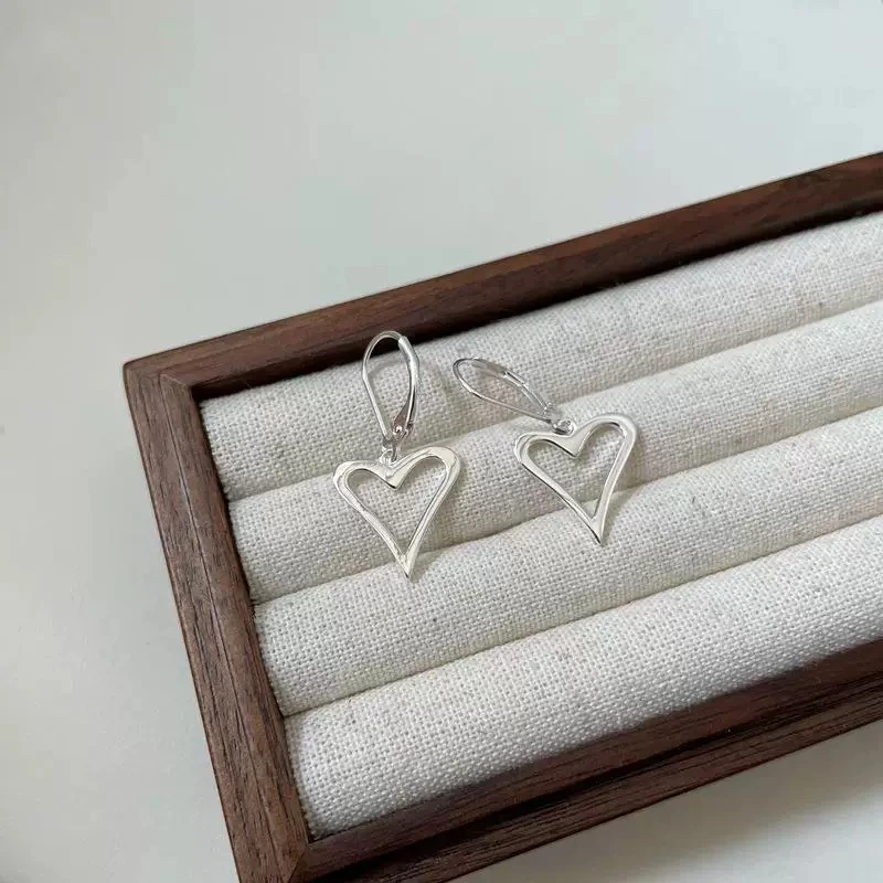 925银耳饰 线条爱心/新款高级感镂空耳扣不规则简约时髦风个性