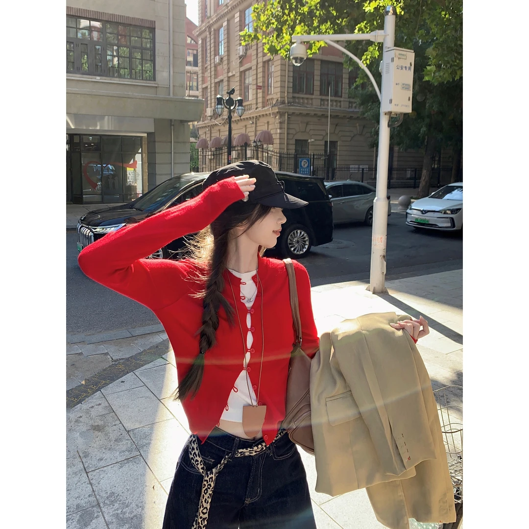 2024早秋显瘦撞色假两件长袖针织衫女设计感修身短款上衣百搭辣妹