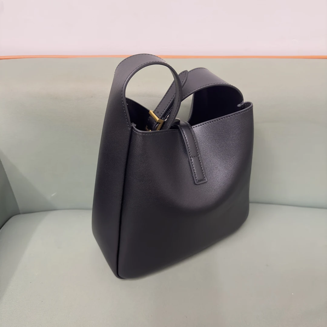 黑色真皮小号22【8001】水桶包时尚单肩腋下包手提