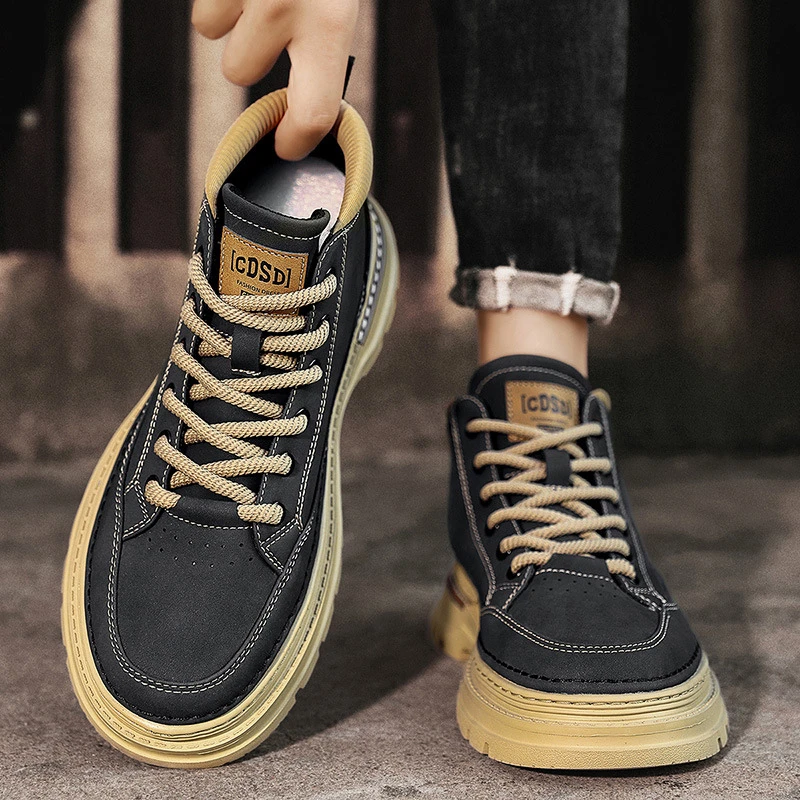 冬季新款特大码男鞋45高帮休闲靴子46户外工装马丁靴47时尚板鞋48