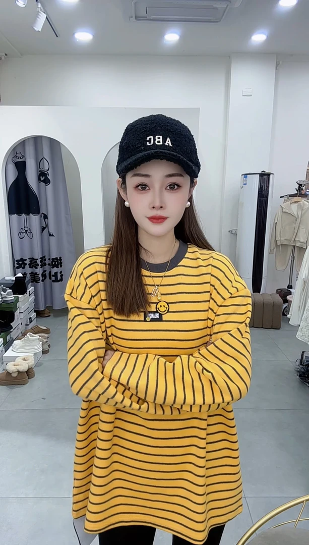 炫彩阁7897【新款条纹磨毛面料休闲T恤】