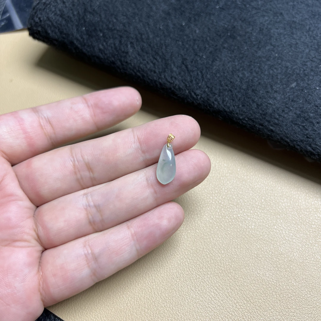 翡翠吊坠福瓜随形冰种飘花18K金福气常伴高贵精致素款