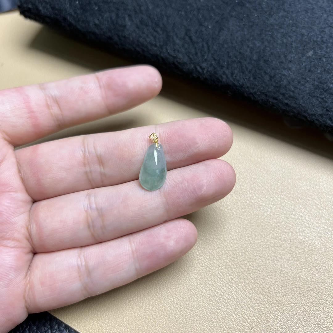 翡翠吊坠福瓜随形冰种飘花18K金福气常伴高贵精致素款