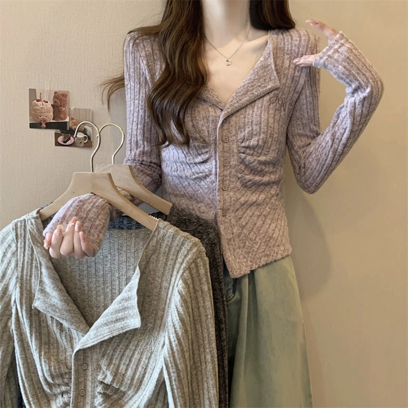 大码褶皱纯欲风不规则翻领长袖春秋季内搭收腰遮肚显瘦百搭上衣