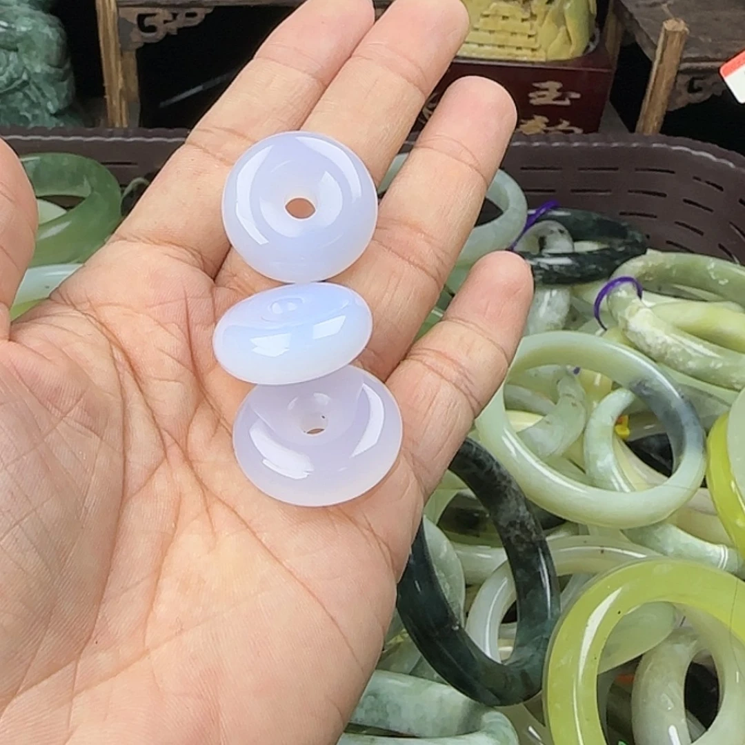 【闪购商品】蛇纹石玉颈饰未镶嵌18玉髓