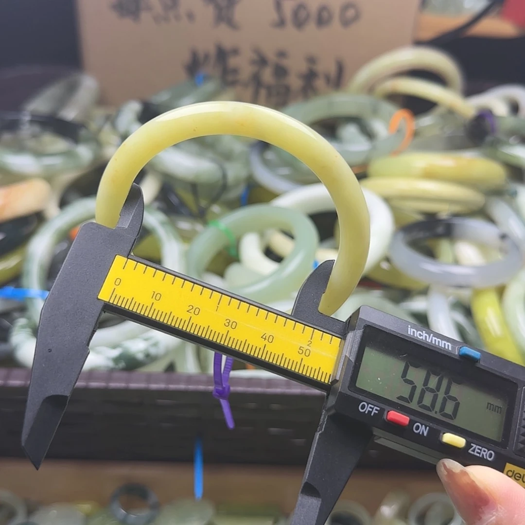 【闪购商品】蛇纹石玉手镯未镶嵌27