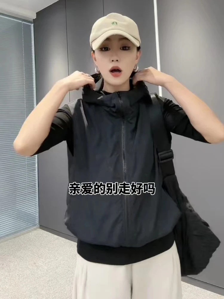 百搭休闲防晒连帽马甲女夏新款纯色显瘦时尚拉链上衣外套透气薄款