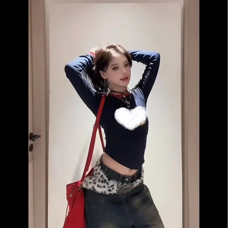 呆呆姐 AA家数字印花织带拼接显瘦辣妹长袖T  某物热卖1000+