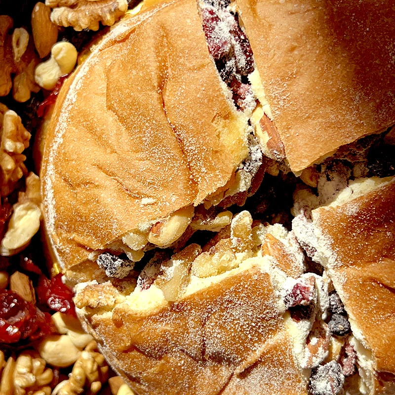 新疆塔城精选传统坚果多多奶酪包的满满坚果手工奶酪包