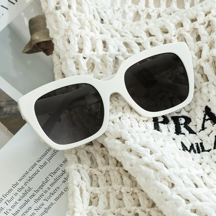 A美洋MEIYANG白富美墨镜 凹造型神器~复古百搭方形白框太阳镜牛仔