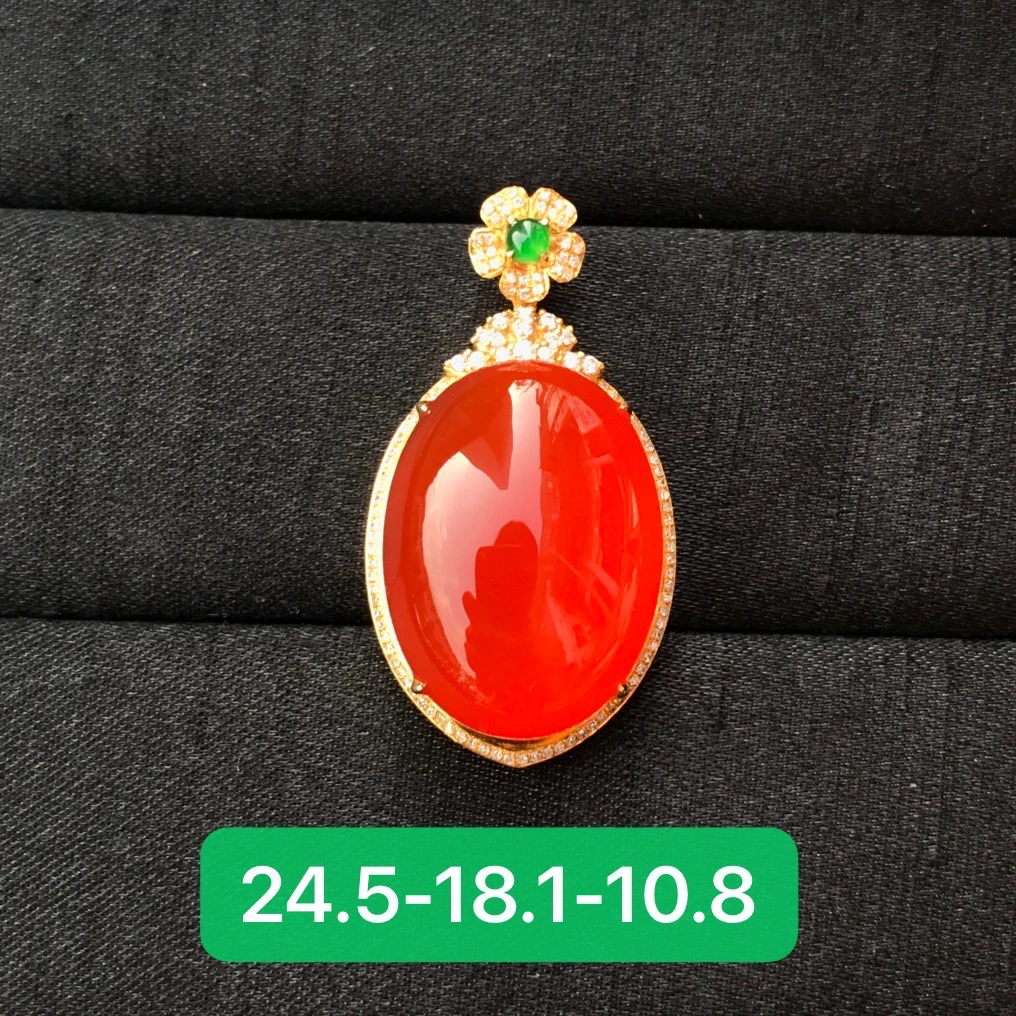 保山南红冰红吊坠，18k金镶嵌，河湾冰红，荧光十足，颜色浓郁红润