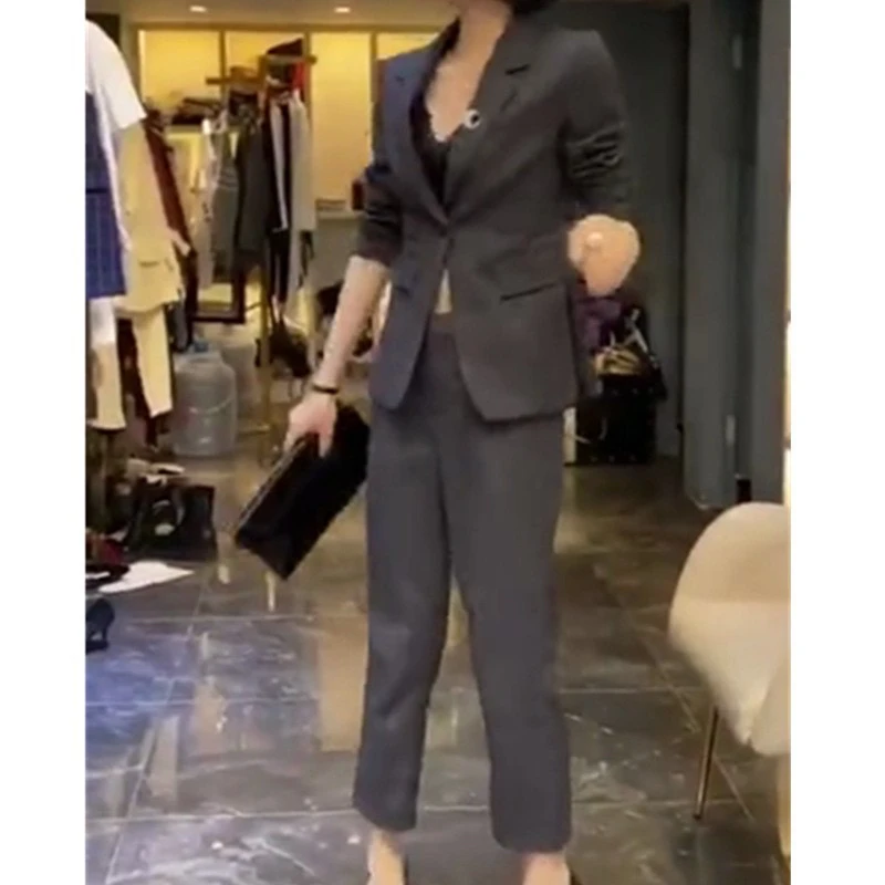 新款时尚后背开叉外套修身裤显瘦女装