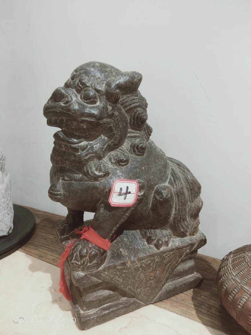 石雕狮子案头摆件