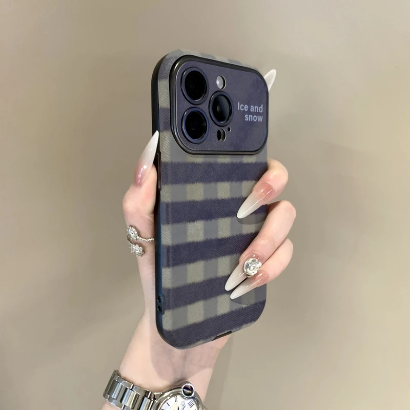 复古格纹大视窗适用iPhone16ProMax手机壳15pro防摔壳14/13PM时尚