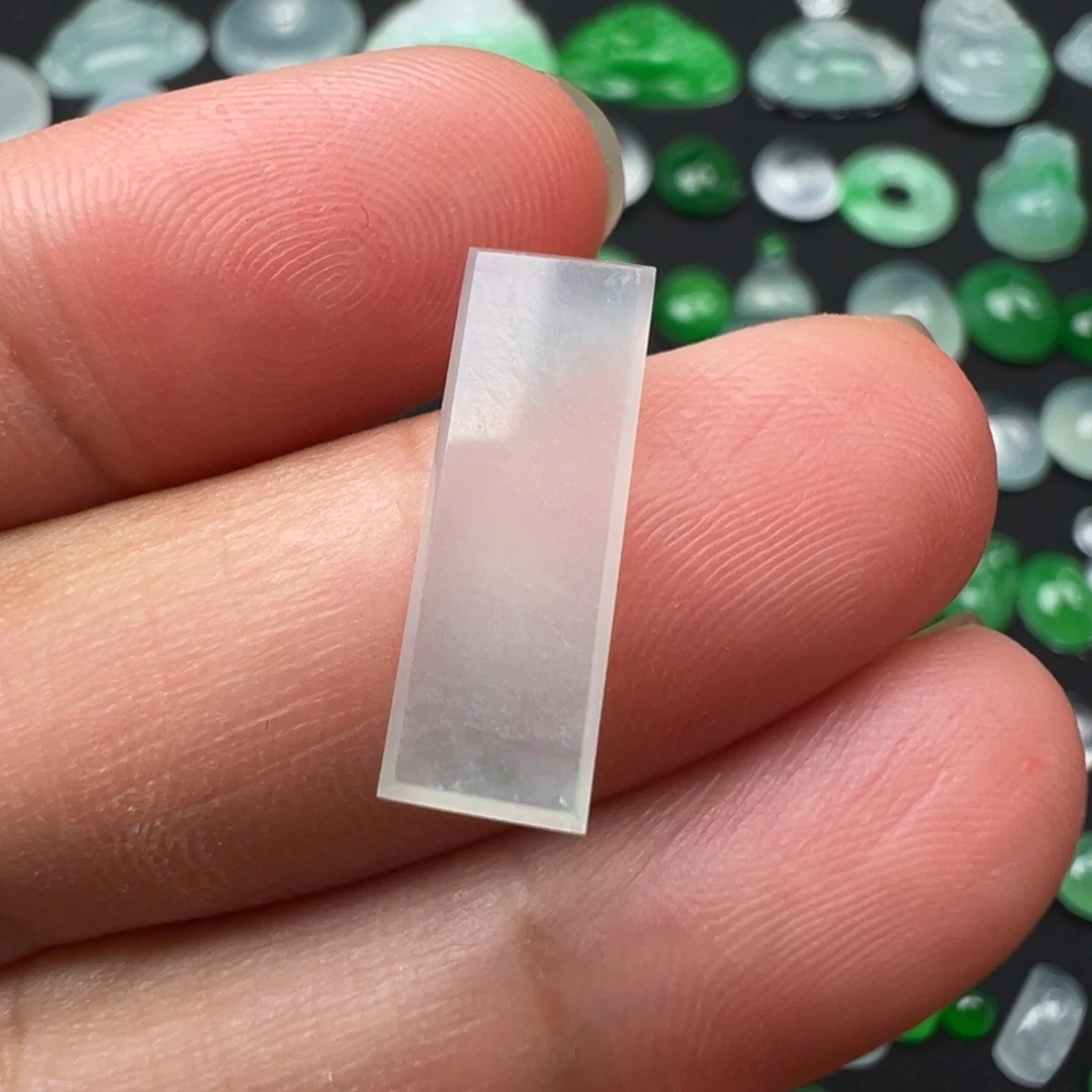 翡翠颈饰未镶嵌马鞍17.8