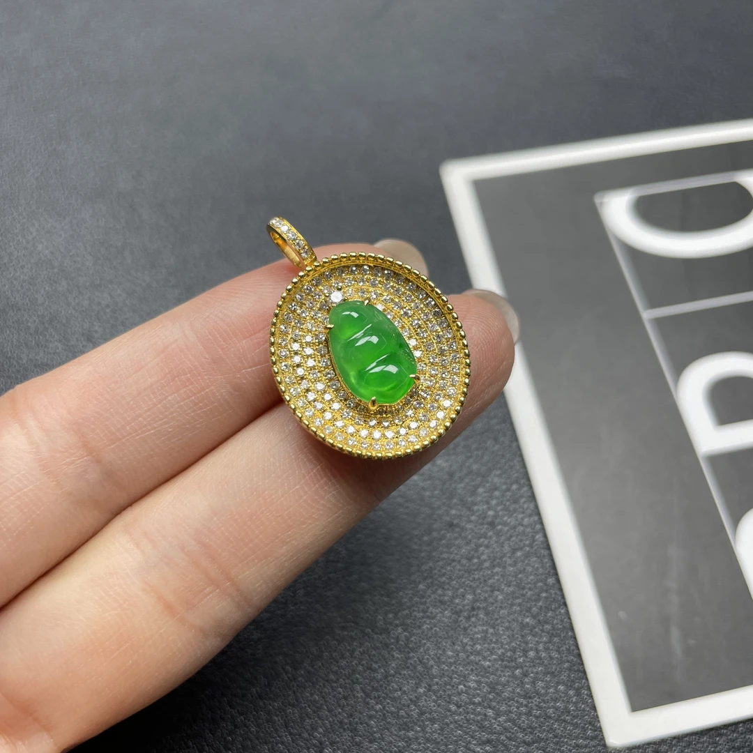 天然缅甸翡翠阳绿福豆吊坠