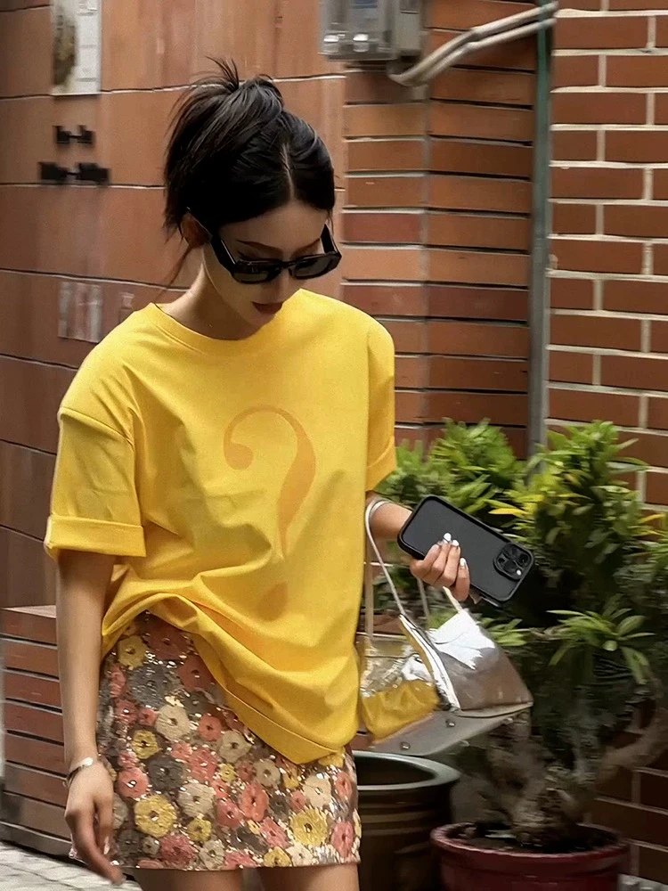 小众设计感问号刺绣黄色短袖t恤女纯色宽松百搭洋气减龄上衣时尚