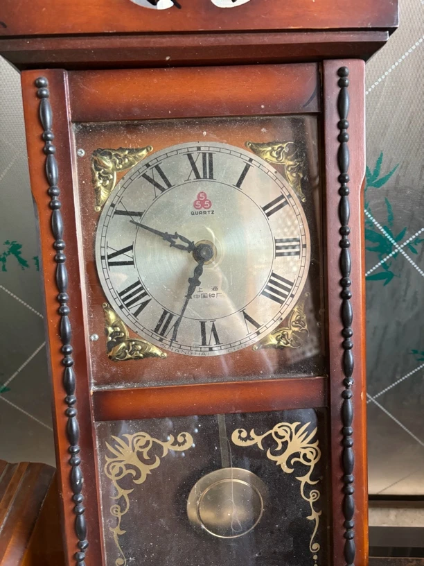 7080老物件钟表保存完好