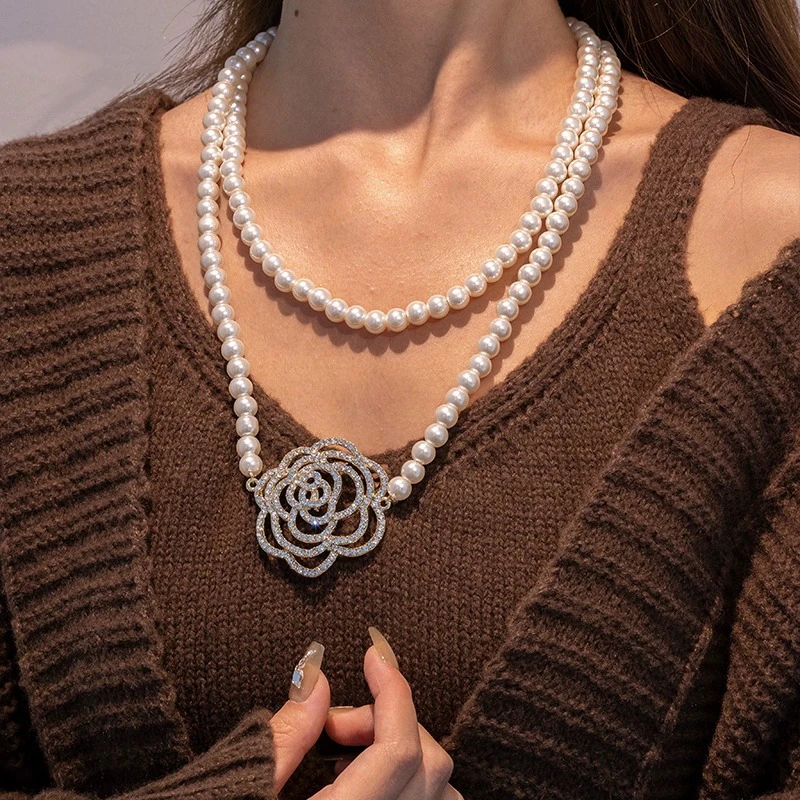 铜合金项链 小香风山茶花长款双层叠戴珠珠项链女秋冬气质毛衣链
