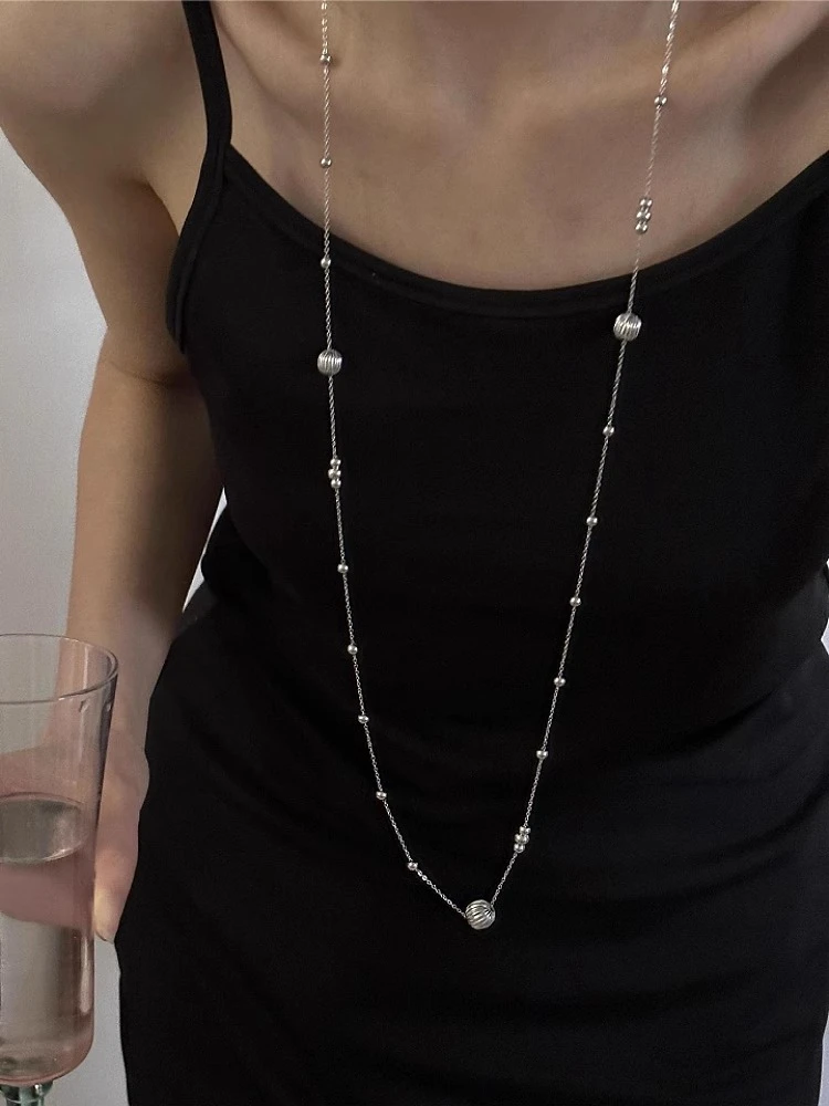 钛钢项链  2024新款长款串珠项链女夏小众设计金属圆球吊坠锁骨链