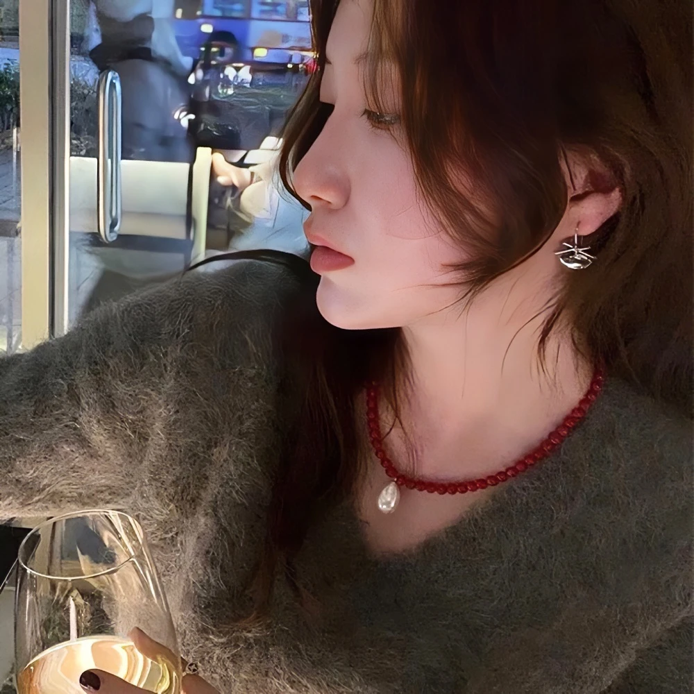 铜合金树脂项链  红色珠珠项链女款时髦气质百搭水滴吊坠锁骨链潮