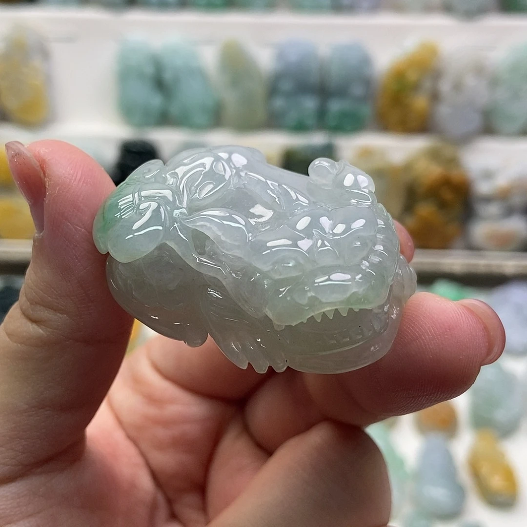 翡翠吊坠(赠链)未镶嵌